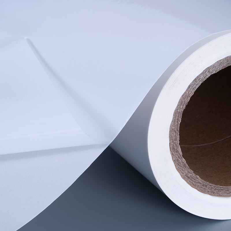 Materiais de etiqueta de filme de vinil PET com brilho 25mic com rolo enorme adesivo acrílico para impressão a jato de tinta