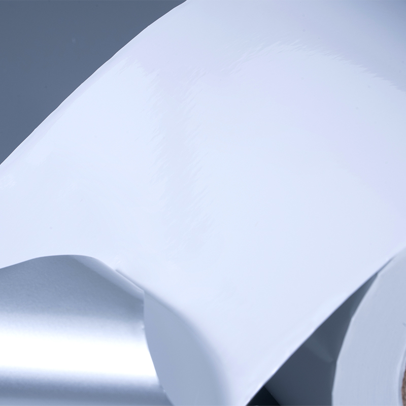 Etiqueta autoadesiva de filme de poliéster aluminizado branco brilhante de 25mic com adesivo acrílico à base de água para impressão a jato de tinta