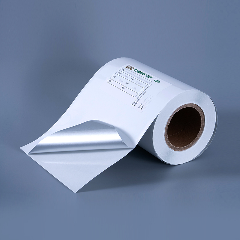 Etiqueta autoadesiva de filme de poliéster aluminizado branco brilhante de 25mic com adesivo acrílico à base de água para impressão a jato de tinta